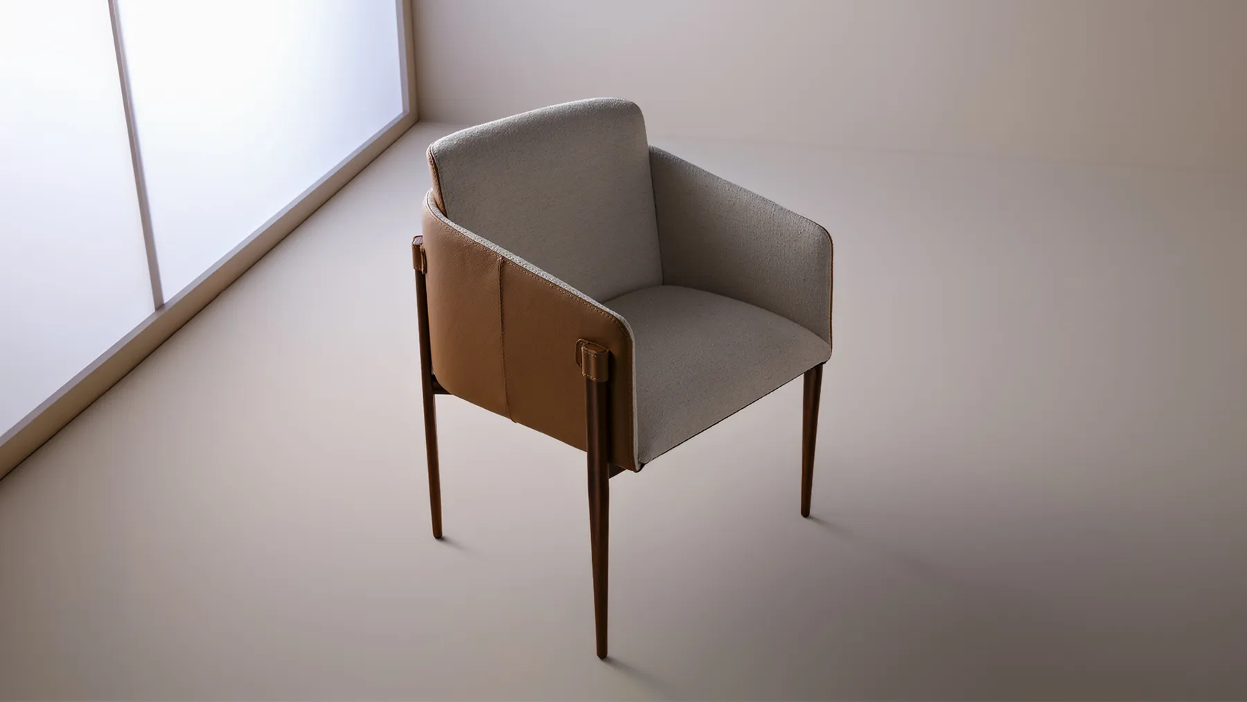 Smoky chair in grey leather