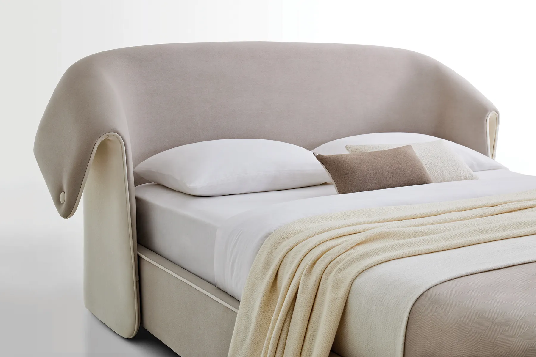 Fold headboard detail